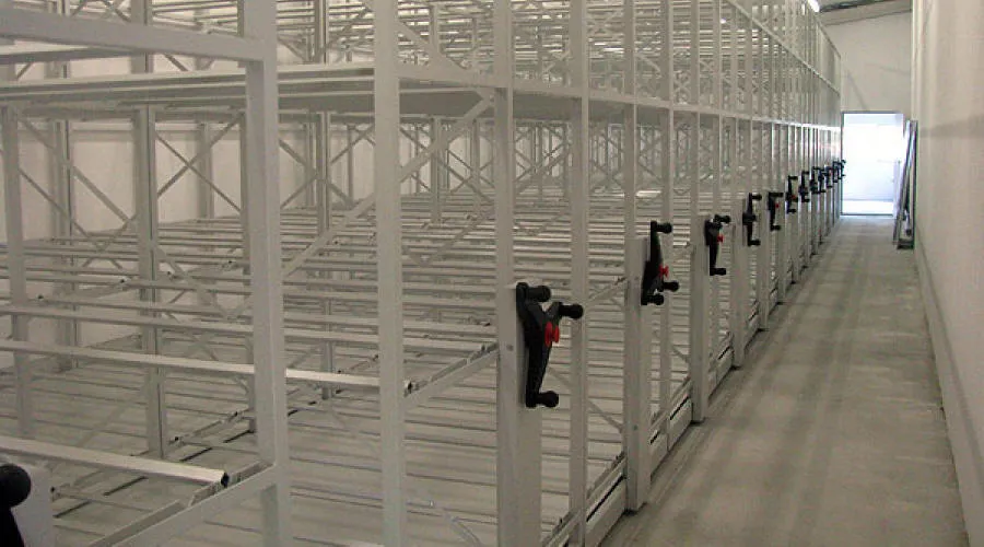 Výrobca pohyblivých regálov, mobilných skríň, kovového skladového kancelárskeho nábytku, Poľsko