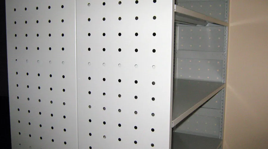 Výrobca pohyblivých regálov, mobilných skríň, kovového skladového kancelárskeho nábytku, Poľsko